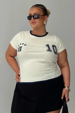 Track Record Graphic Top Cream Curve