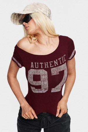 97 Authentic Off Shoulder Graphic Top Maroon