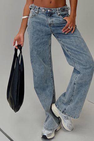 Sidle Low Rise Straight Leg Jeans Light Wash