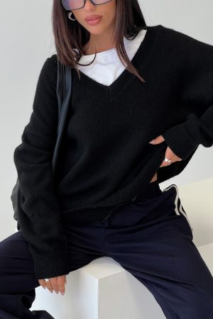 Stay The Night V Neck Knit Sweater Black