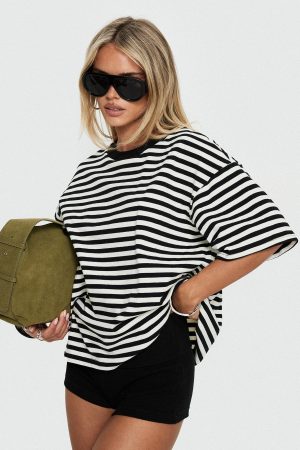 Settle Down Short Sleeve Top Black / White Stripe