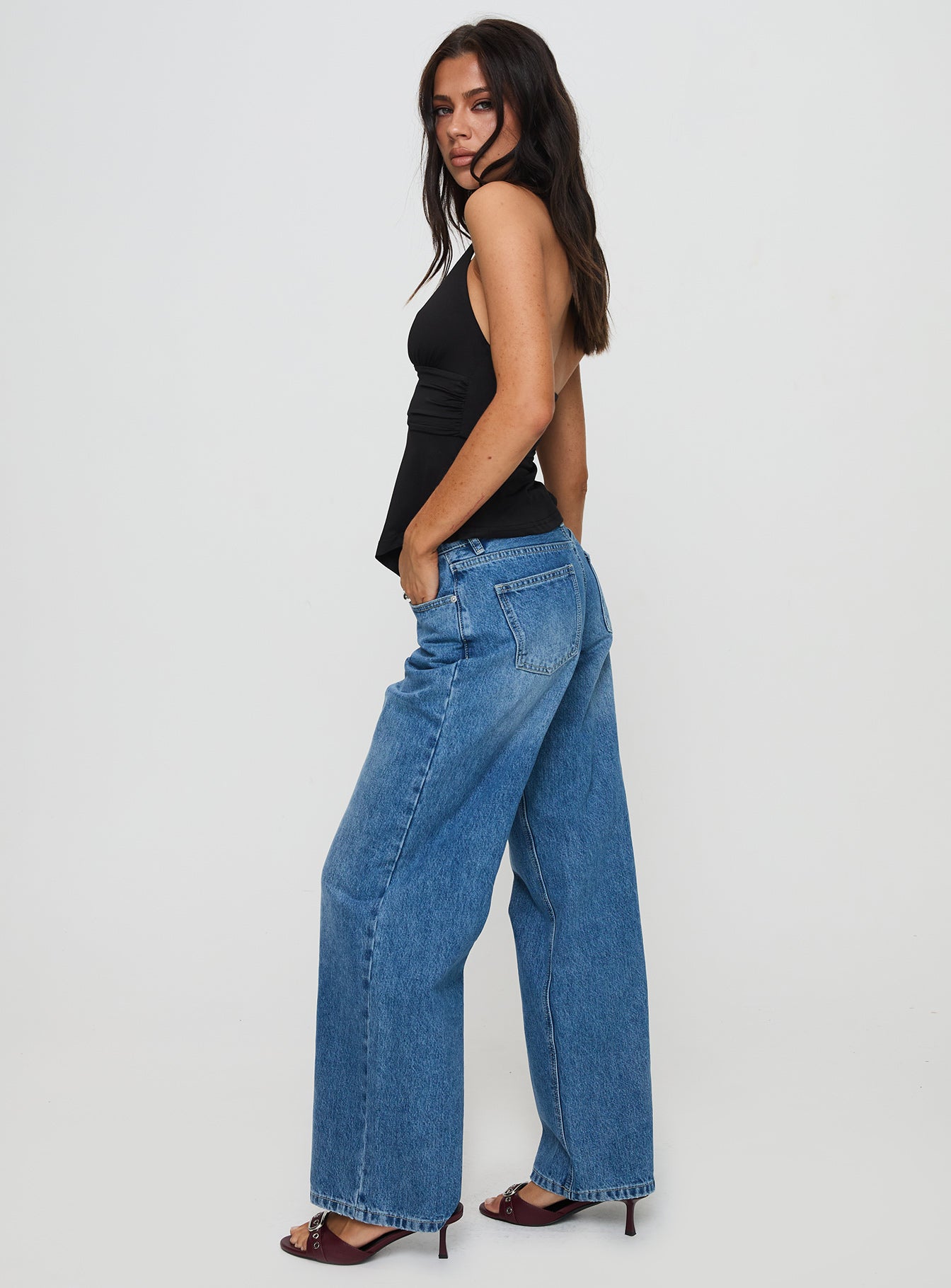 Serenitia Mid Rise Relaxed Jeans Mid Blue Wash - Image 3