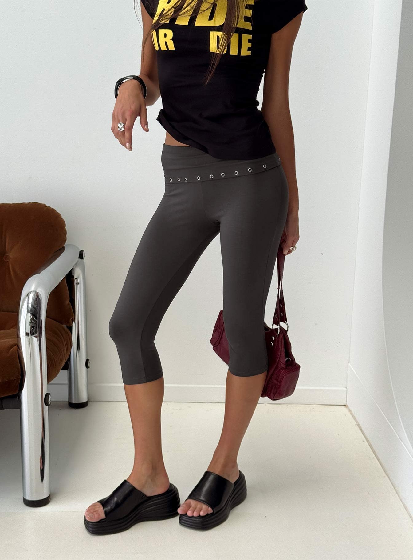 Enmu Capri Trouser Charcoal Grey - Image 7