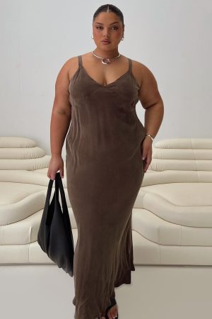 Laurette Maxi Dress Brown Curve