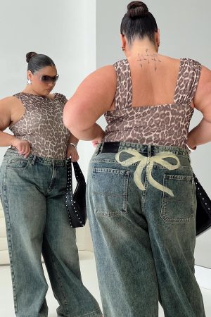 Ribbon Stamp Low Rise Wide Leg Jeans Antique Wash Curve