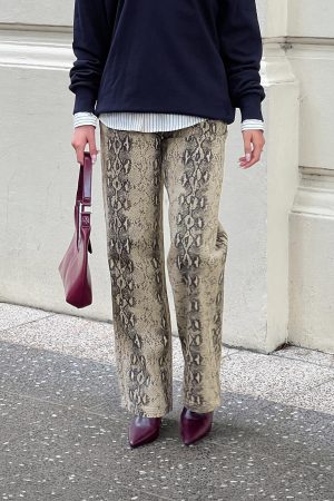 Serpentina Low Rise Straight Leg Jeans Snake
