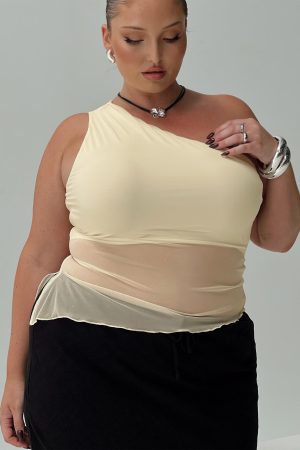 Gilda Asymmetric Top Cream Curve