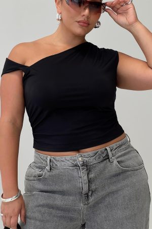 Ander Top Black Curve