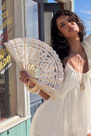 Bossa Nova Lace Fan Beige