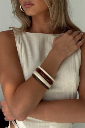 Attlee Resin Cuff Pack Multi