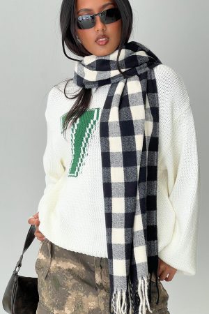 Closed Eyes Scarf Black / White Check