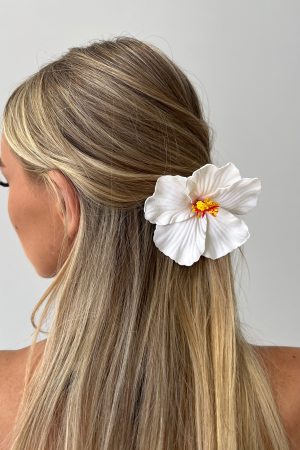 This Fate Flower Hair Clip Cream