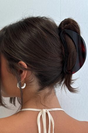 Say My Name Hair Clip Dark Tort