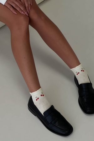 Vesira Frill Socks Cherry