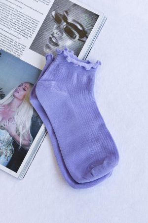 Ribbed Ruffle Socks Lilac