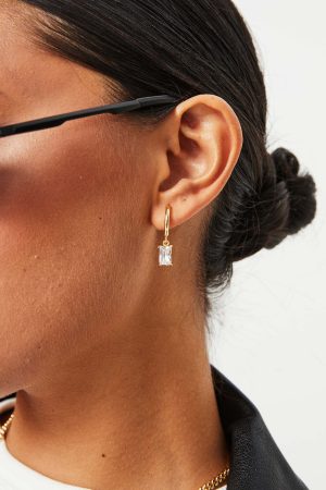Carlington Gold Plated Teardrop Earrings Gold