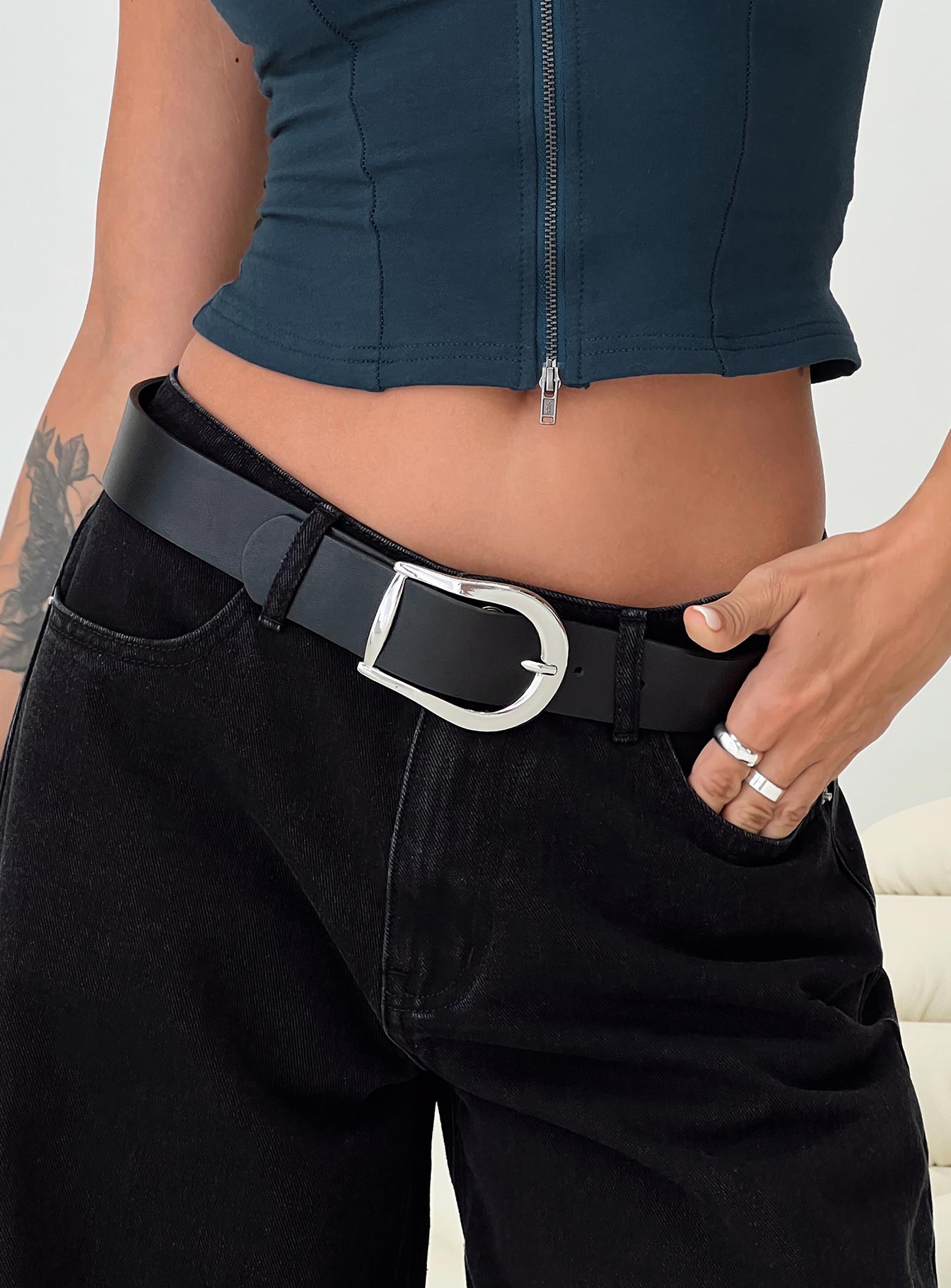 Breslin Belt Black / Silver - Image 5