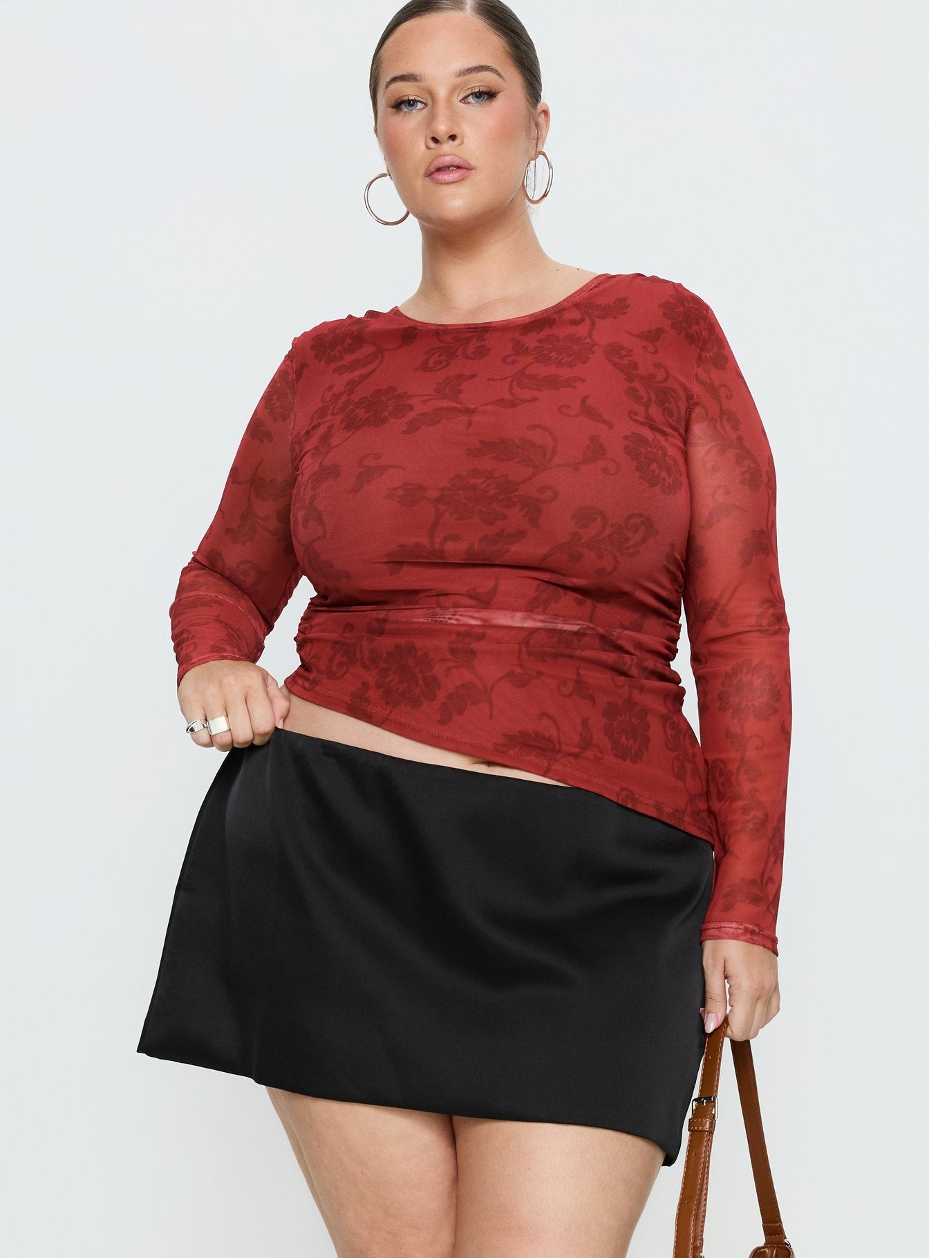 Nadya Satin Tailored Mini Skirt Black Curve - Image 2