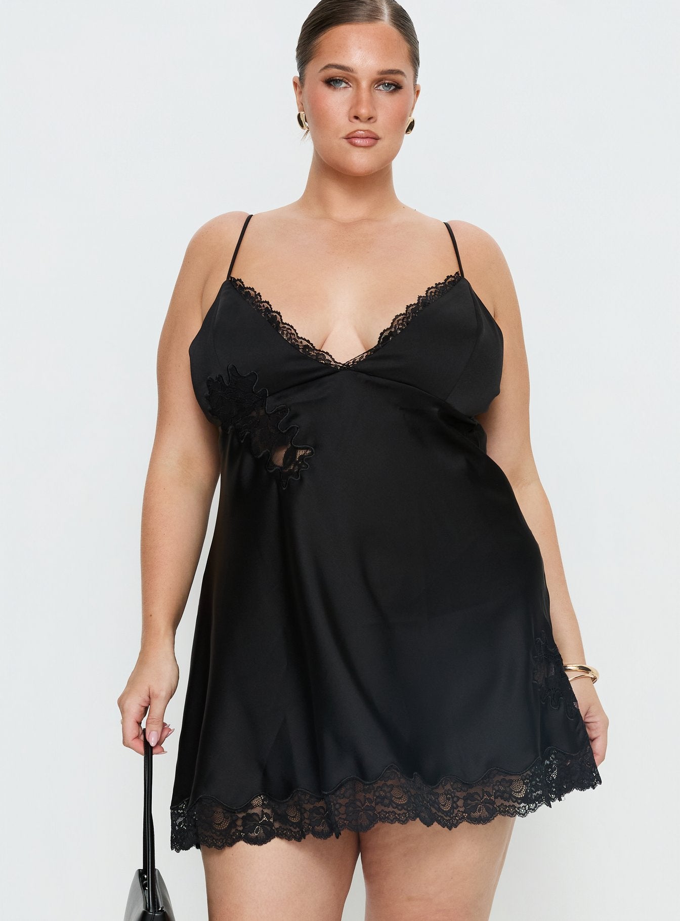 Aloura Spliced Lace Mini Dress Black Curve - Image 2