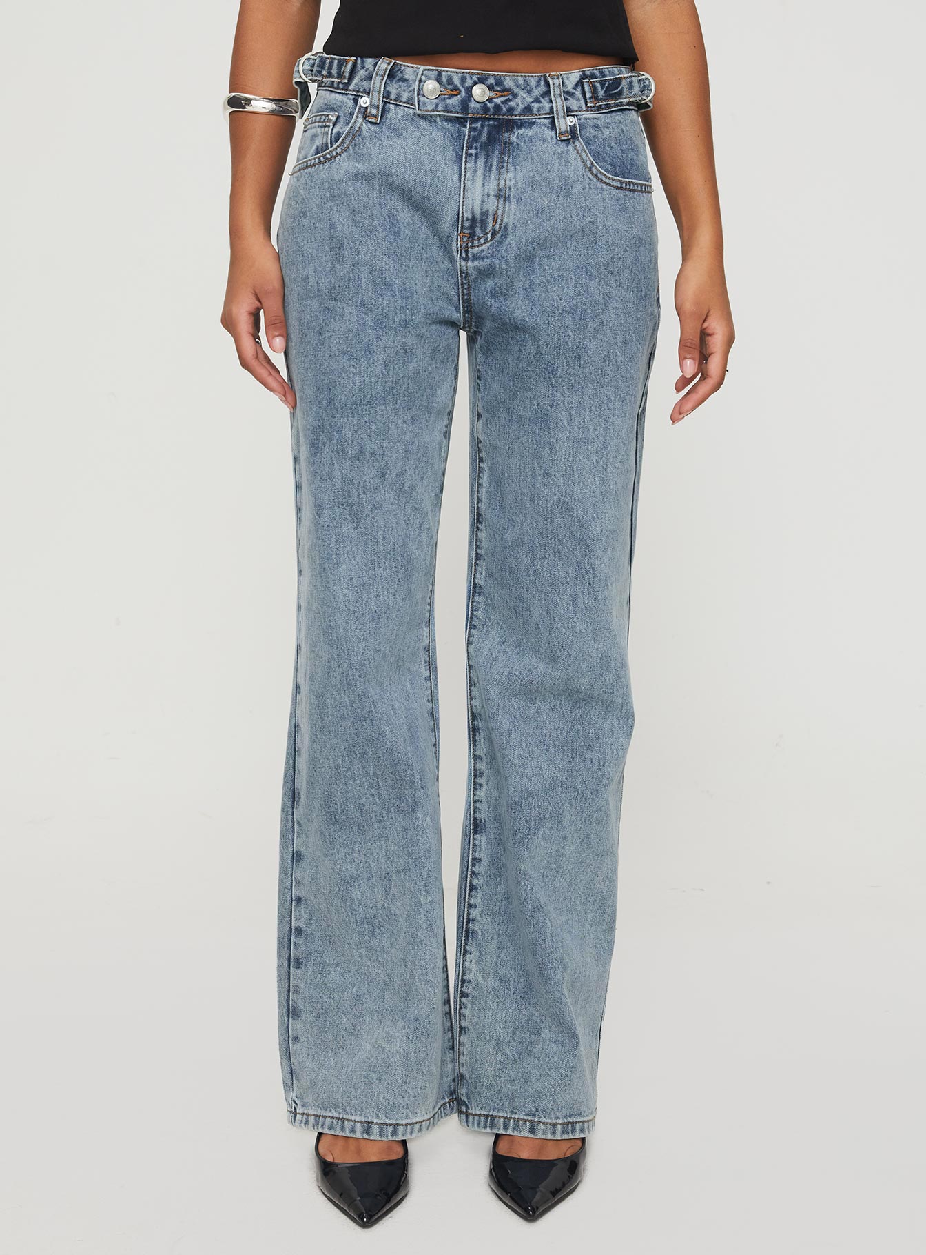 Sidle Low Rise Straight Leg Jeans Light Wash - Image 2
