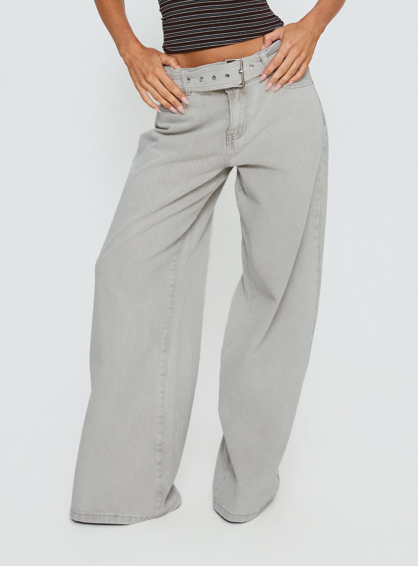 Katlin Mid Rise Wide Leg Buckle Detail Jeans Grey Wash - Image 2