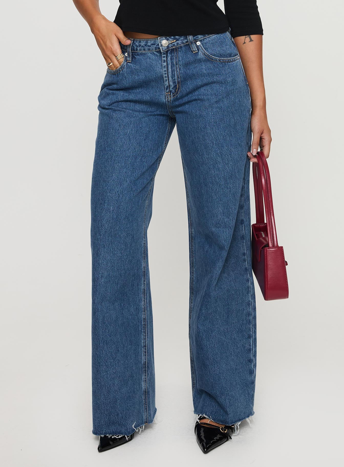 Darla Low Rise Straight Leg Jeans Mid Wash - Image 2
