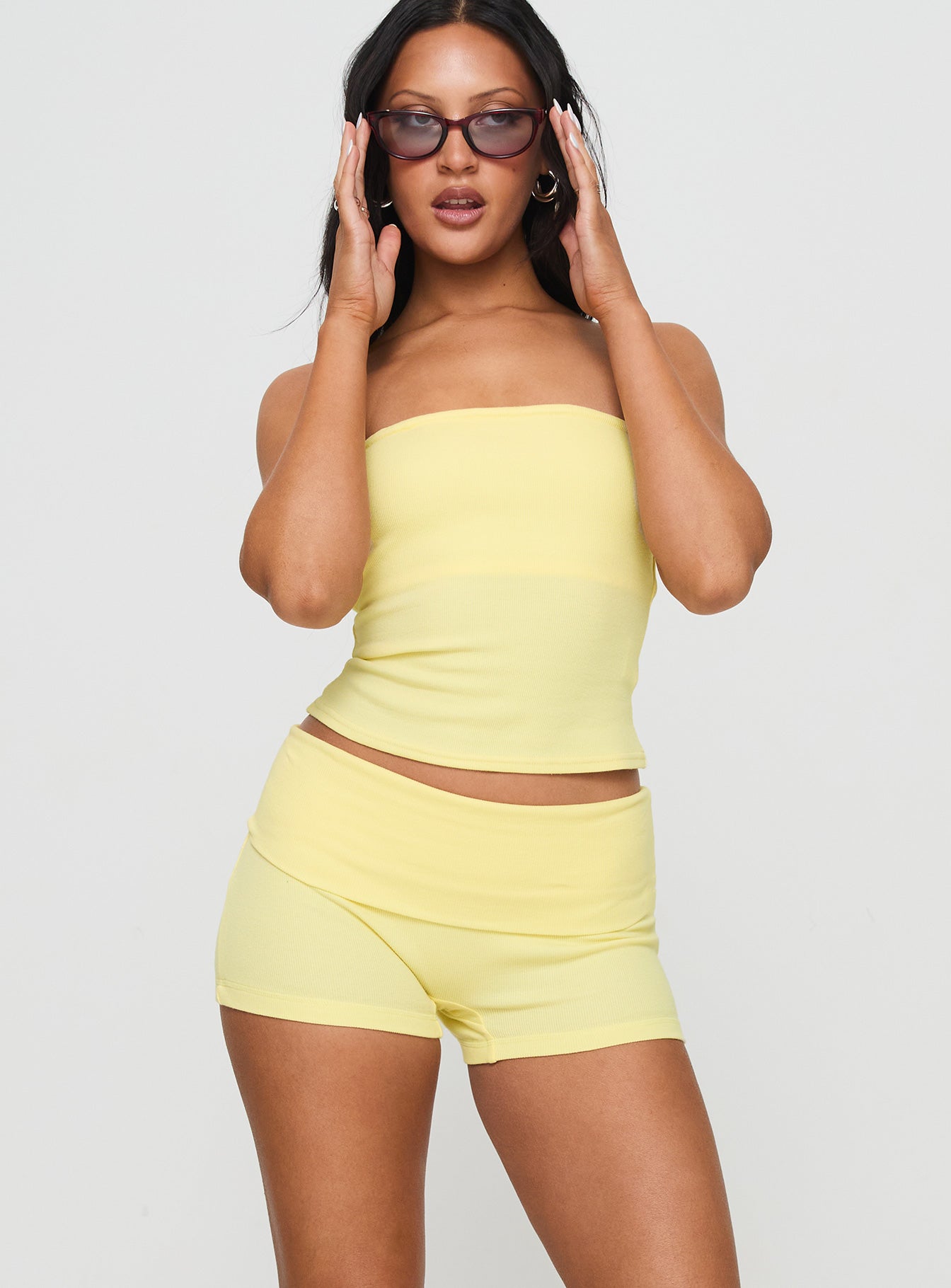 Baseline Low Rise Rib Shorts Yellow - Image 2
