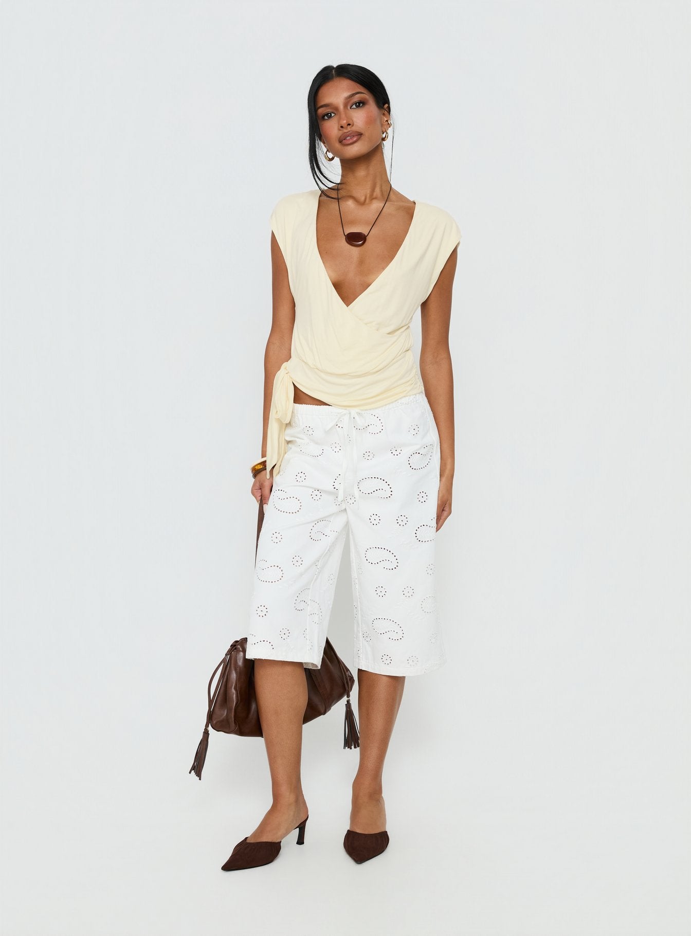 Roda Anglaise Longline Shorts White - Image 2