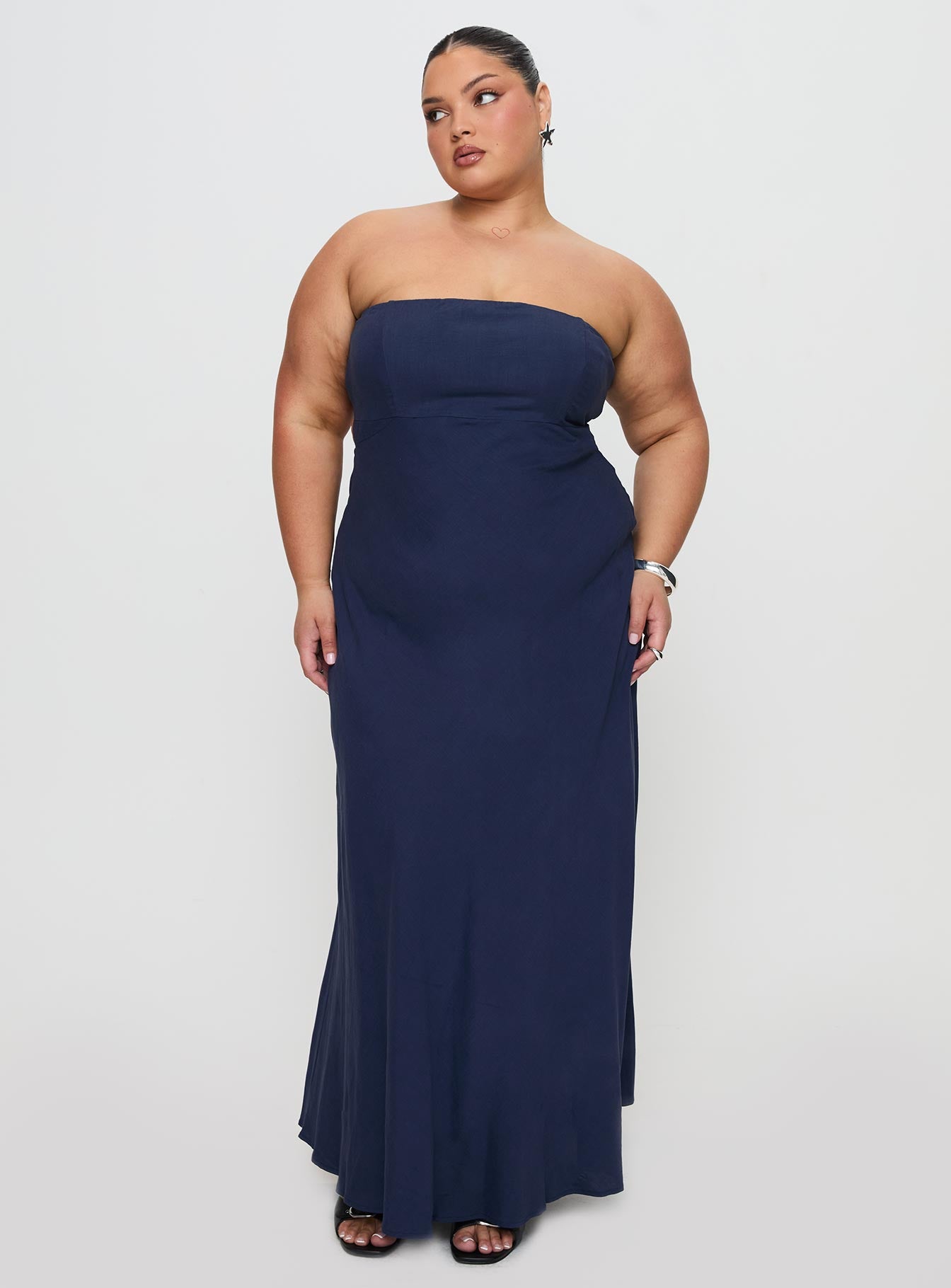 Yahir Strapless Maxi Dress Navy Curve - Image 2