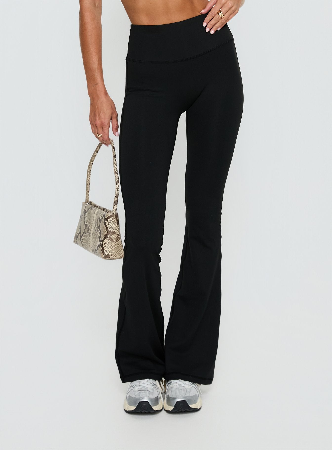 Energize Active Invisible Scrunch Flare Leggings Black - Image 2