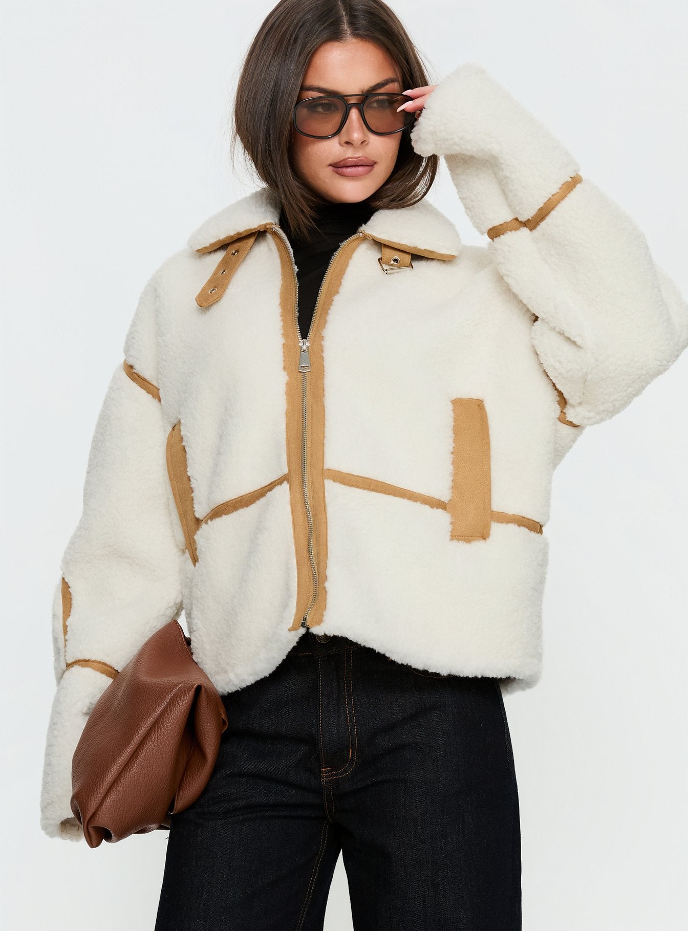 Briane Contrast Teddy Jacket White - Image 2