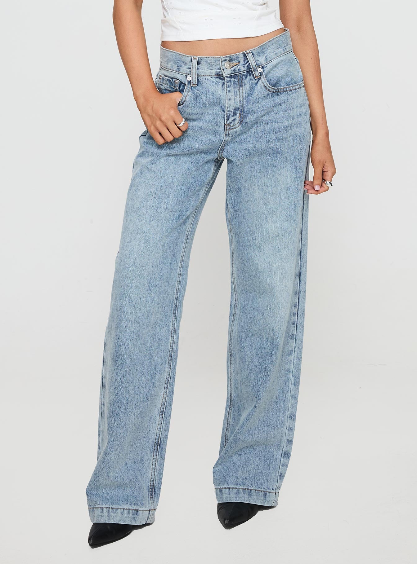 Anelli Low Rise Straight Leg Jeans Light Blue Wash - Image 2