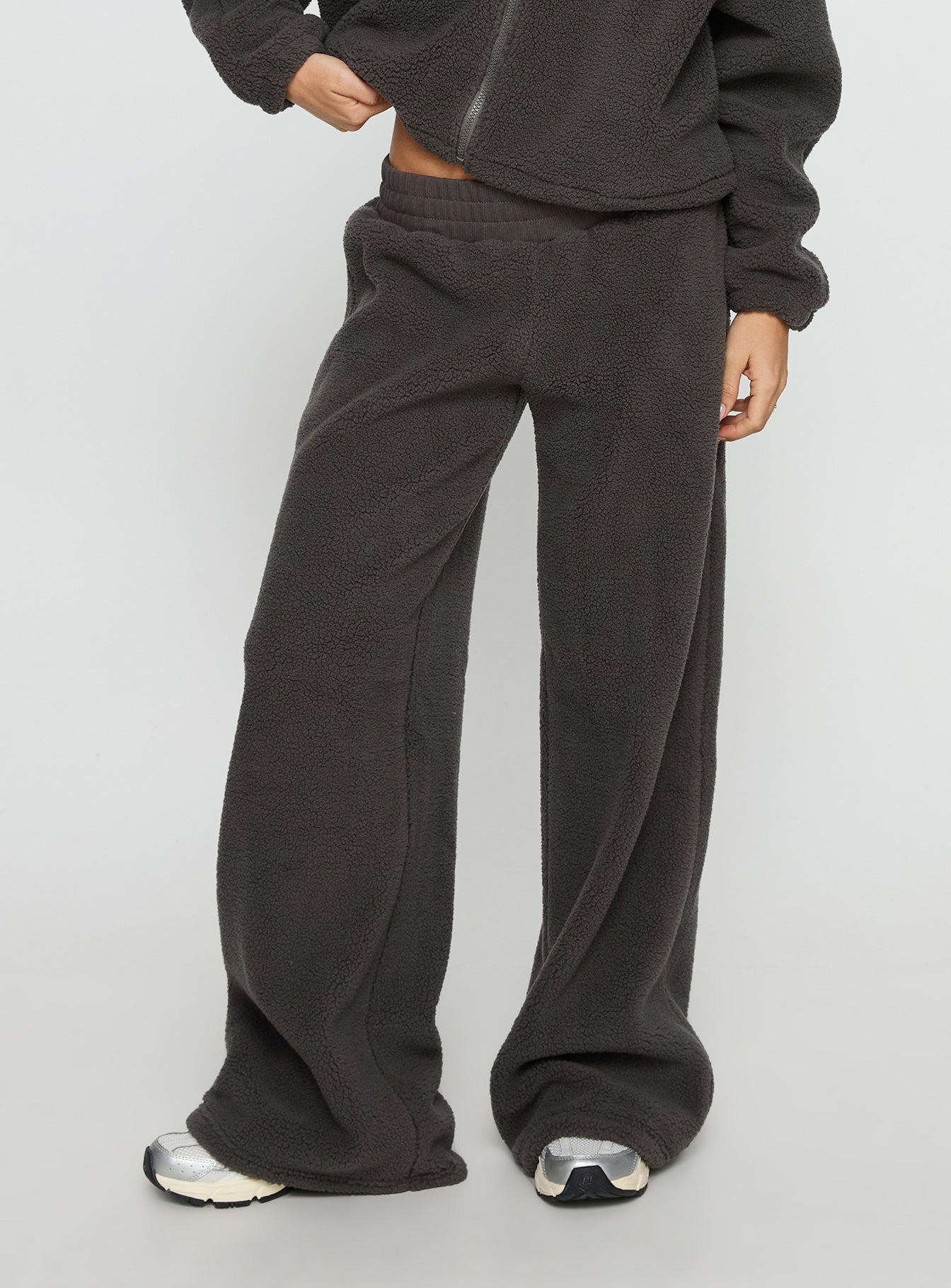 Siberia Fleece Track Pant Charcoal - Image 2