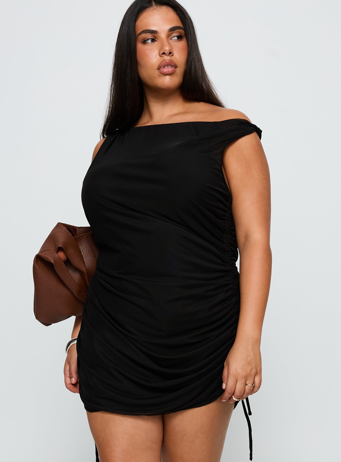 Bella Luna Ruched Mini Dress Black Curve - Image 2