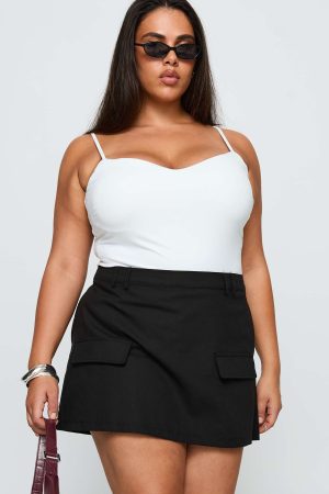 Essentially Skort Black Curve