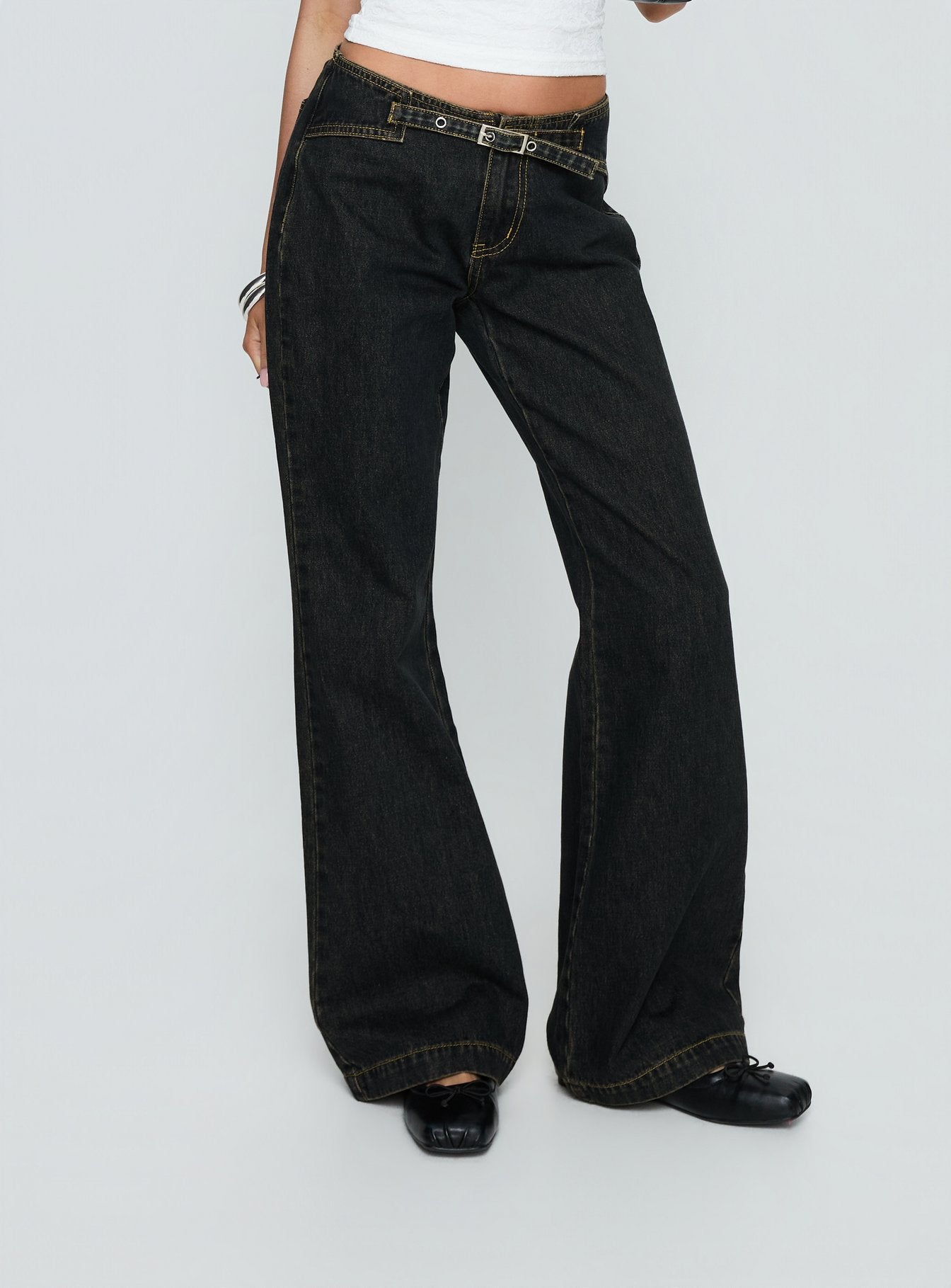 Slow Ride Mid Rise Bootleg Belted Jeans Grunge Wash - Image 2