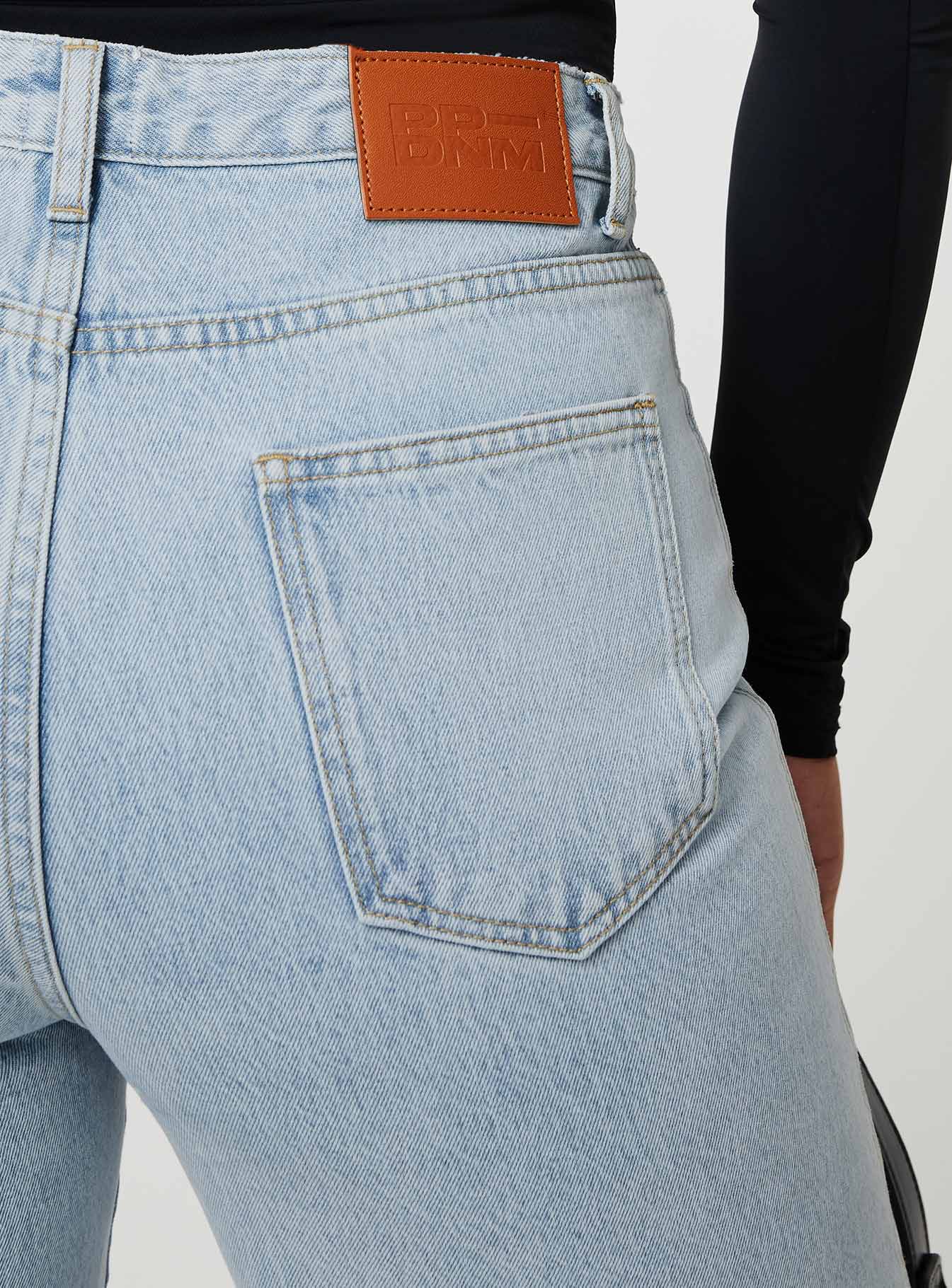 Arlington Straight Leg Denim Jeans Light Wash - Image 12