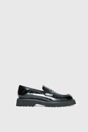 Face The Wind Faux Leather Loafers Black