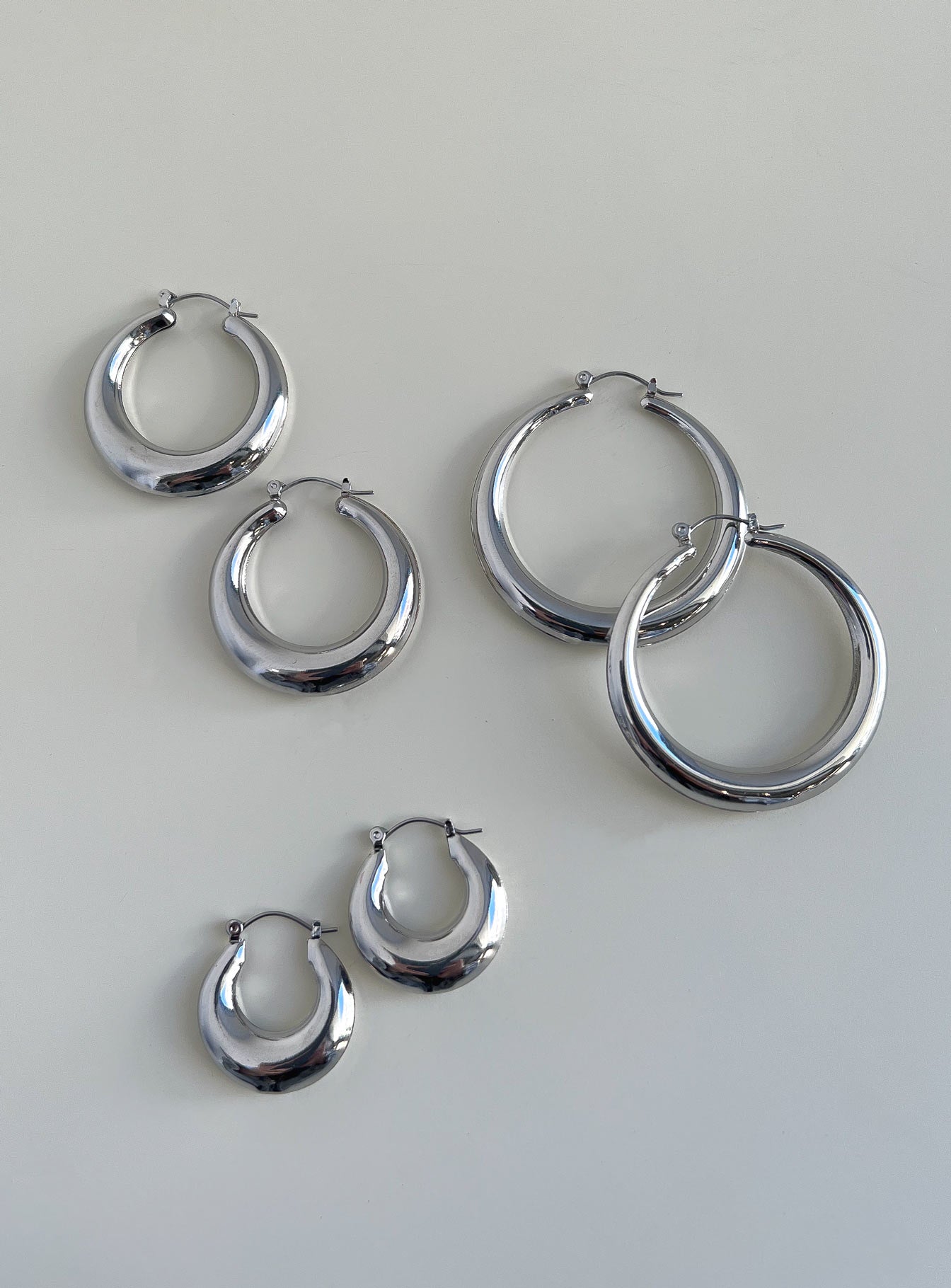 True Paradise Earring Set Silver - Image 2