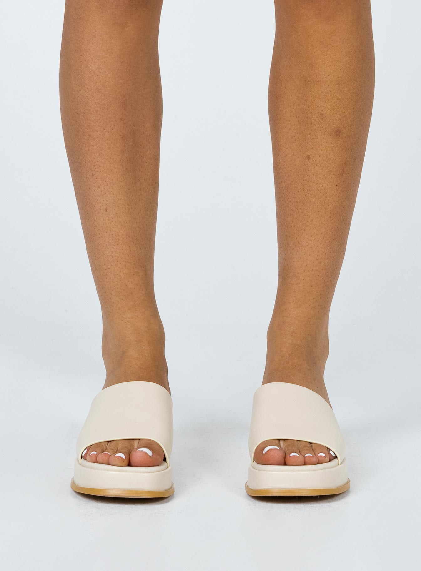 Bayshore Sandals Beige - Image 2