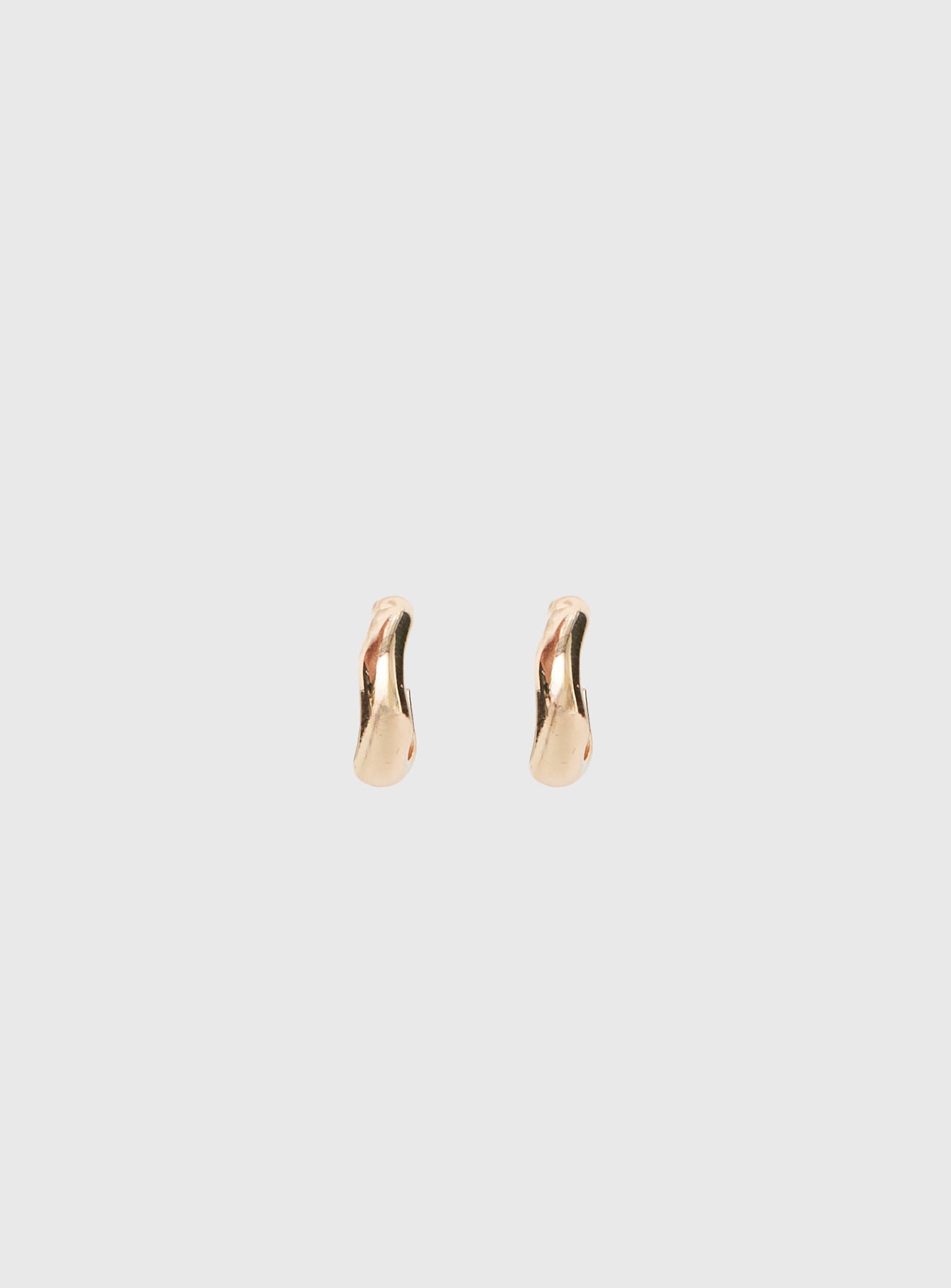 Orellia Ear Cuff Gold - Image 2