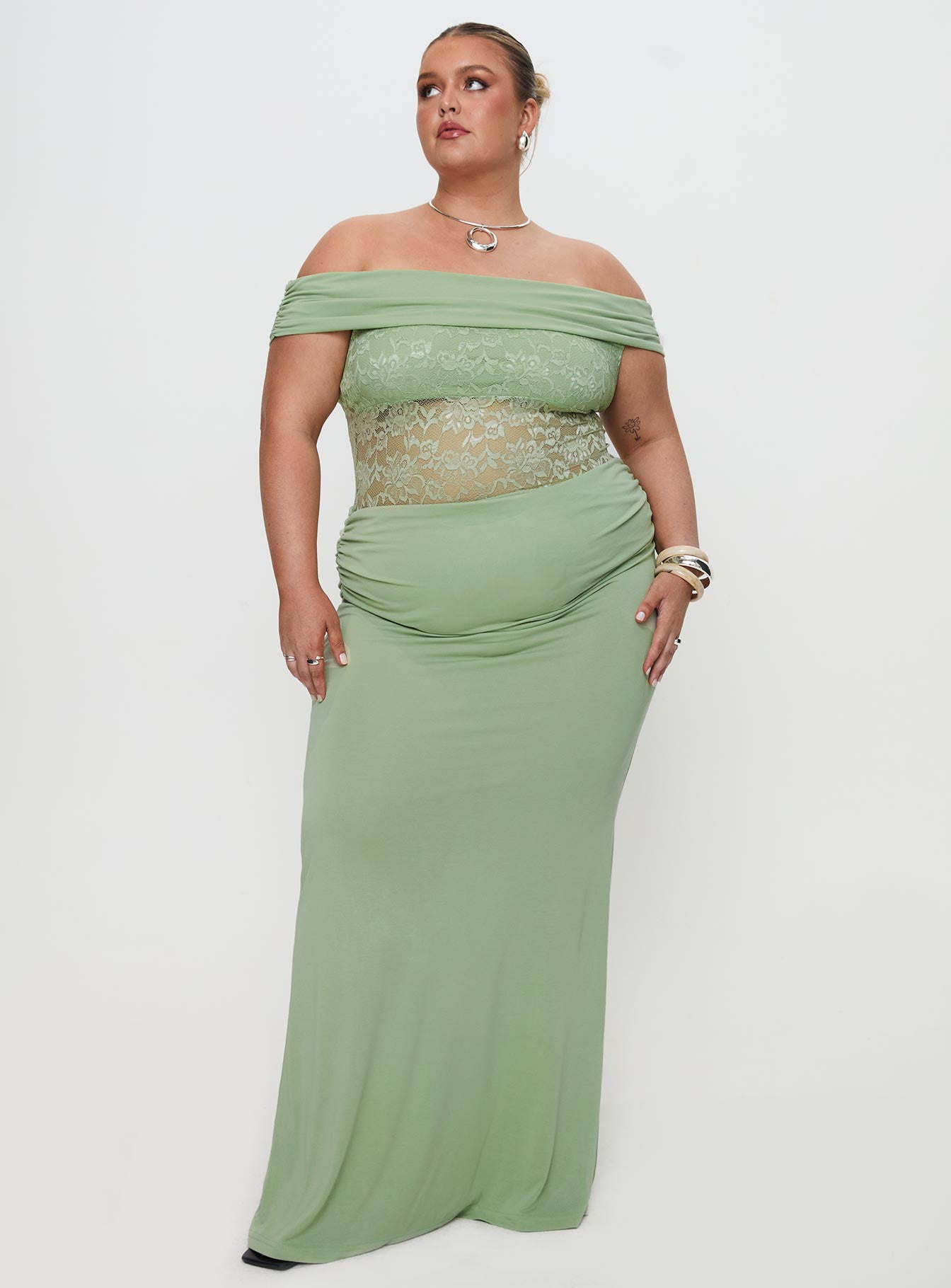Gwendolen Off The Shoulder Maxi Dress Green Curve - Image 3