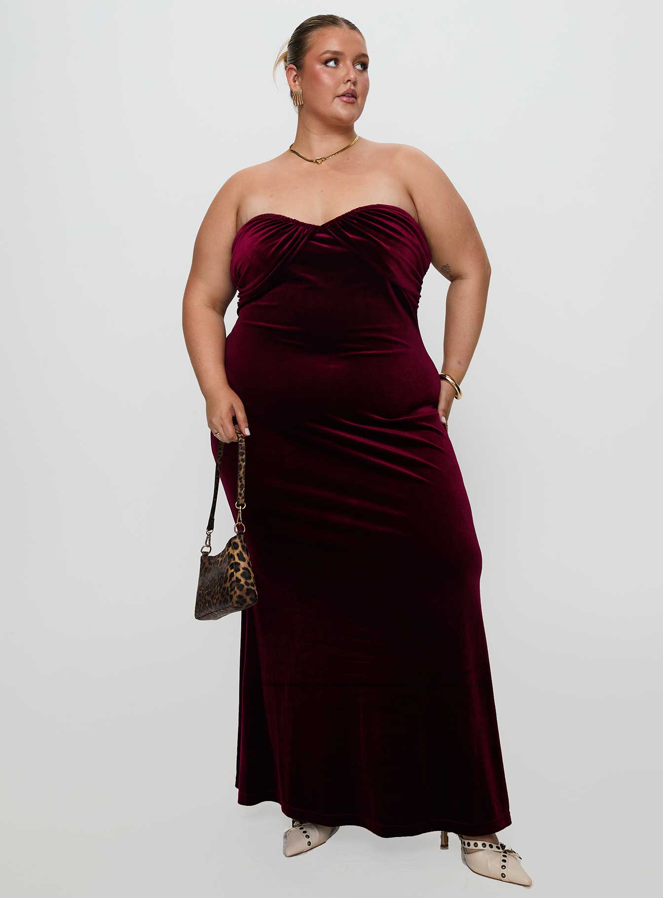 Irena Strapless Maxi Dress Burgundy Curve - Image 3