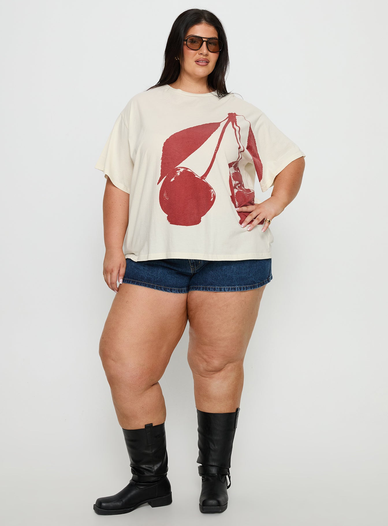 Cherrie Amore Oversized Tee White Curve - Image 3