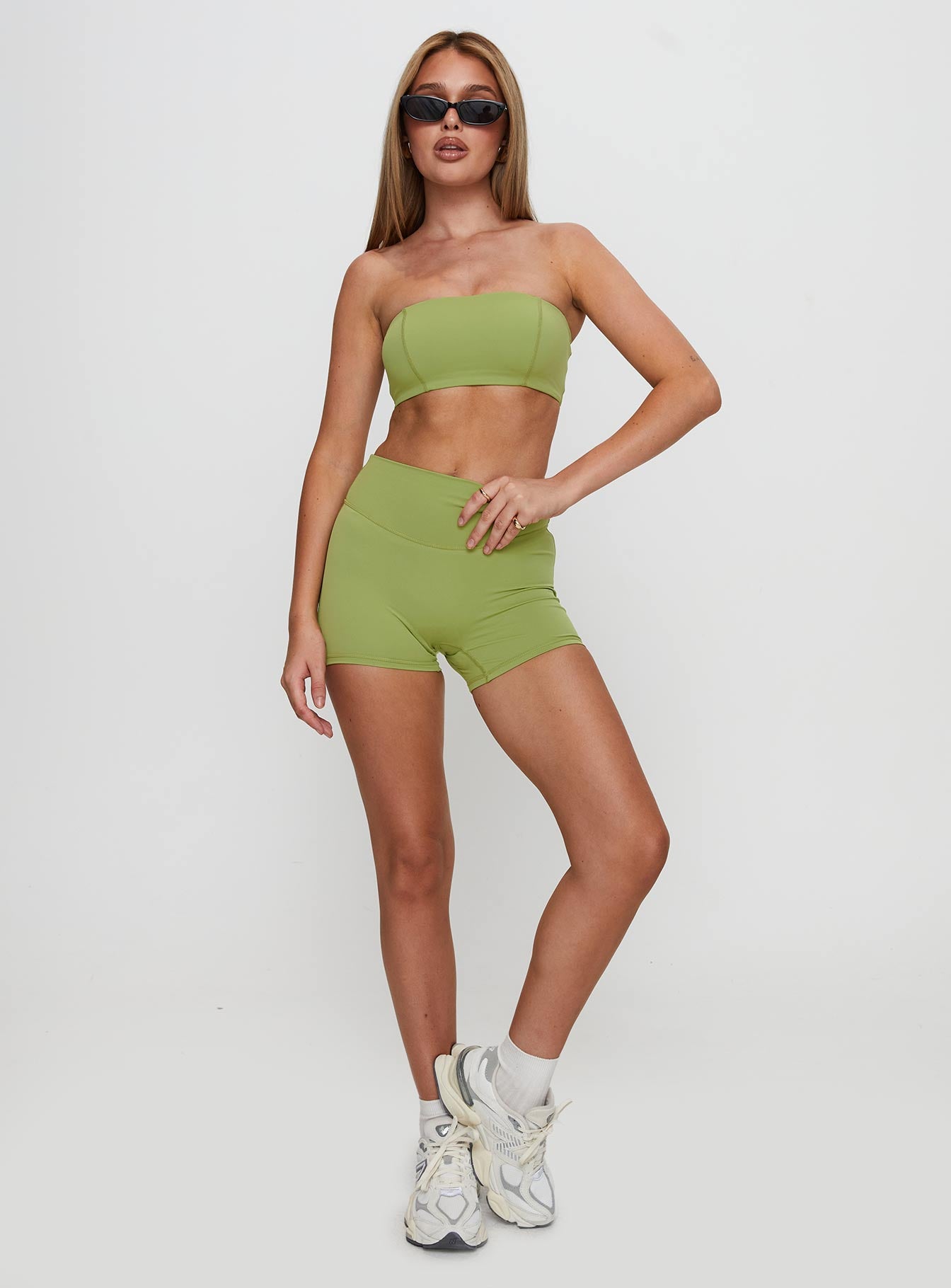 Touchdown Active Contour Short Green - Image 3