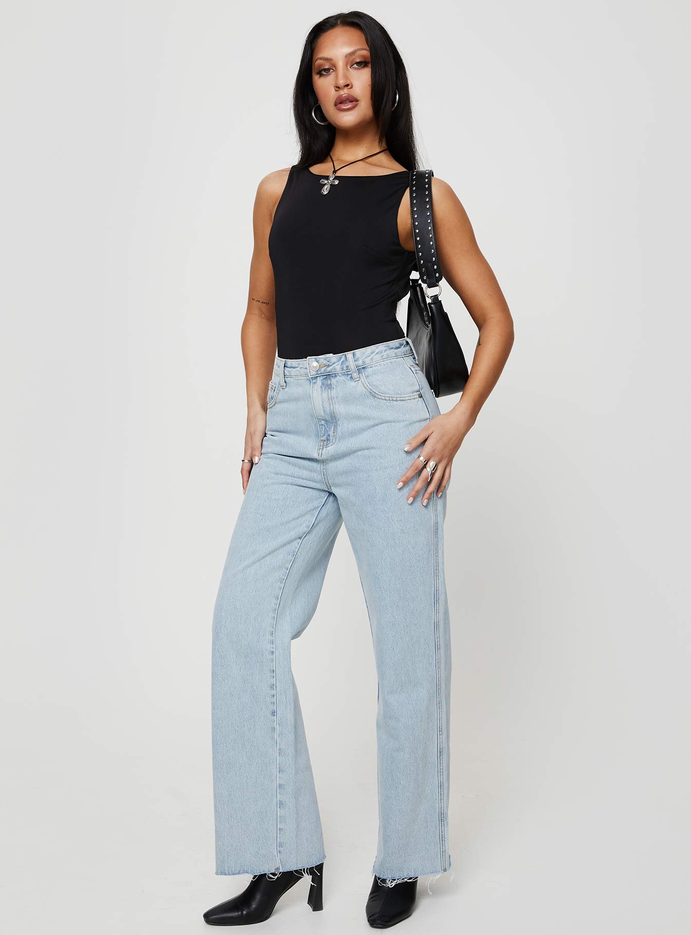 Arlington Straight Leg Denim Jeans Light Wash - Image 4