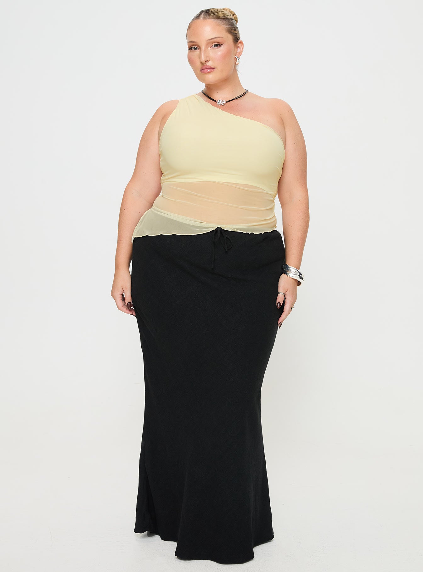 Gilda Asymmetric Top Cream Curve - Image 3