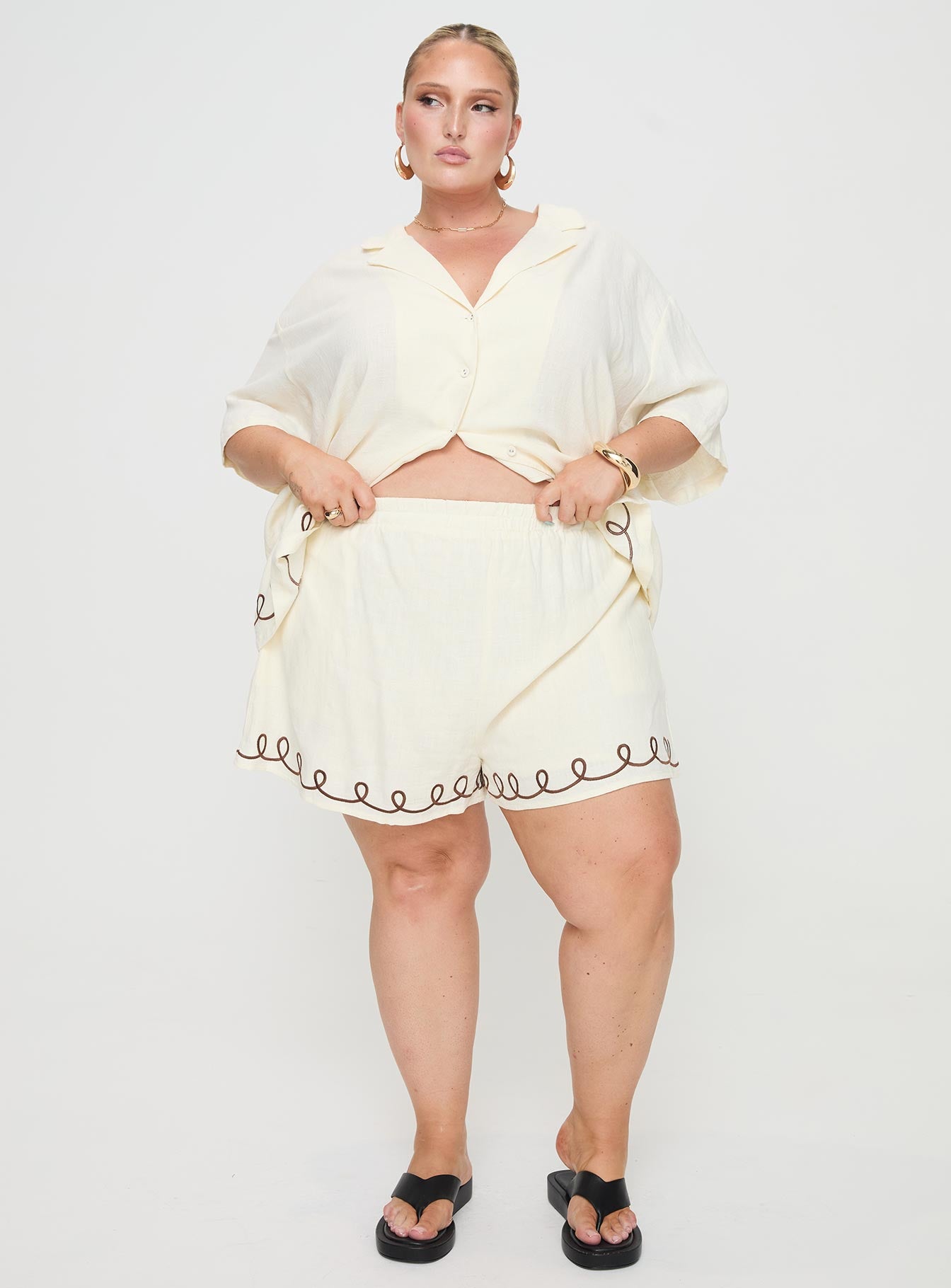 Jamari Linen Blend Shorts Cream / Brown Curve - Image 3