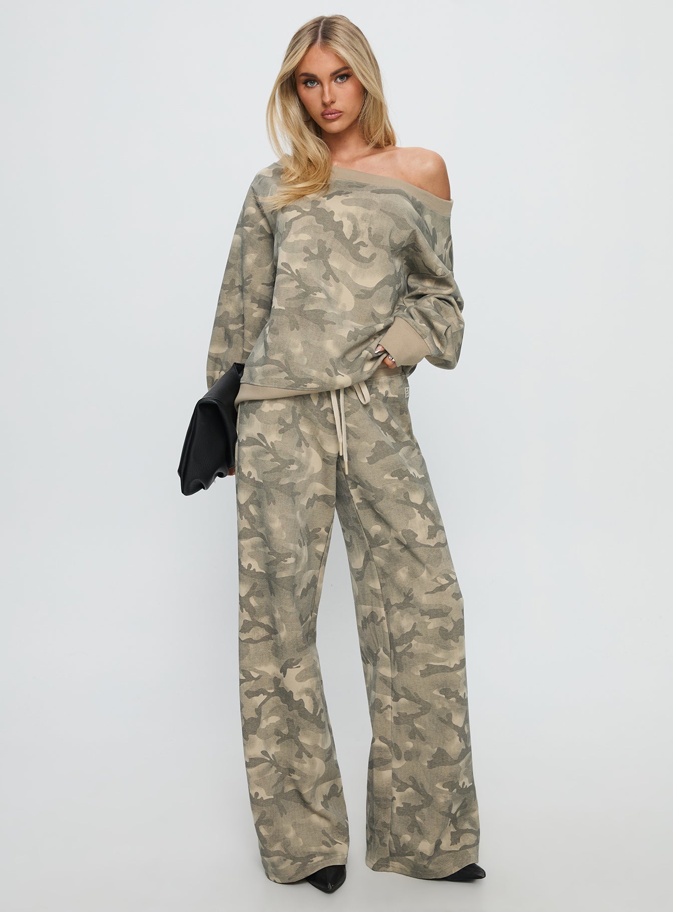 Wellness Off The Shoulder Jumper Washed Camo - Image 3