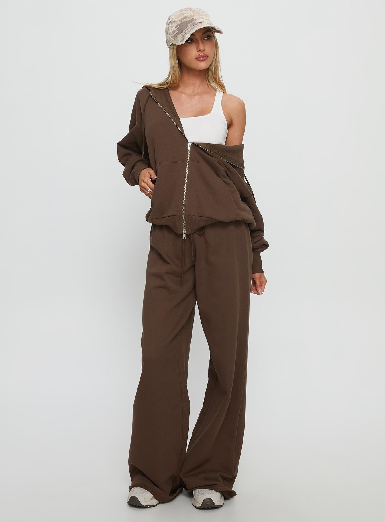 All Day Oversized Hoodie Chocolate - Image 3